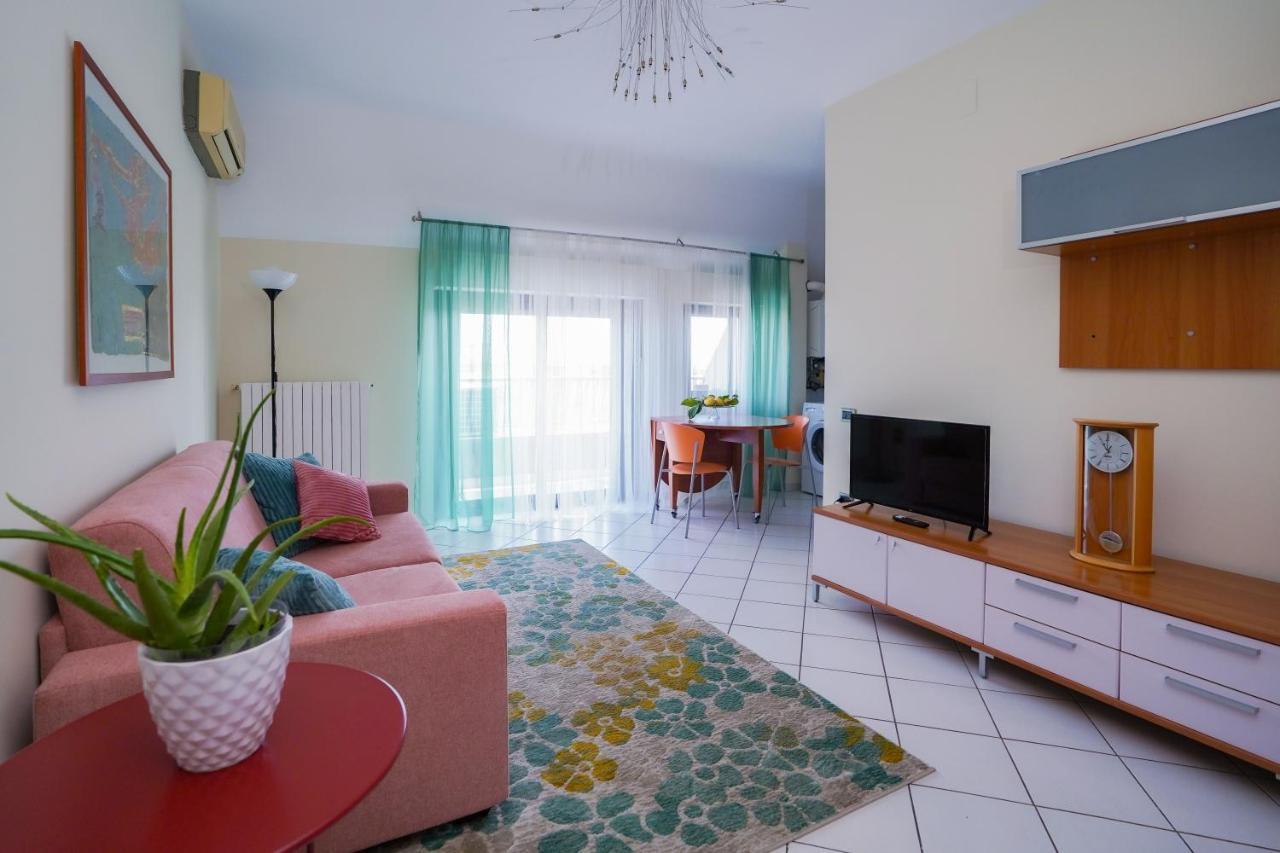 La Casa Di Azzurra Centro Citta Appartamento Fino A 4 Posti Letto E 2 Bagni ฟอจเจีย ภายนอก รูปภาพ
