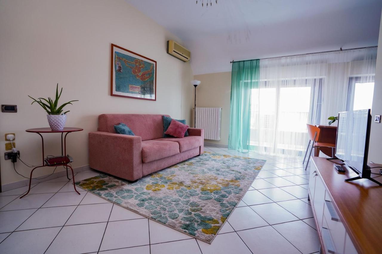 La Casa Di Azzurra Centro Citta Appartamento Fino A 4 Posti Letto E 2 Bagni ฟอจเจีย ภายนอก รูปภาพ
