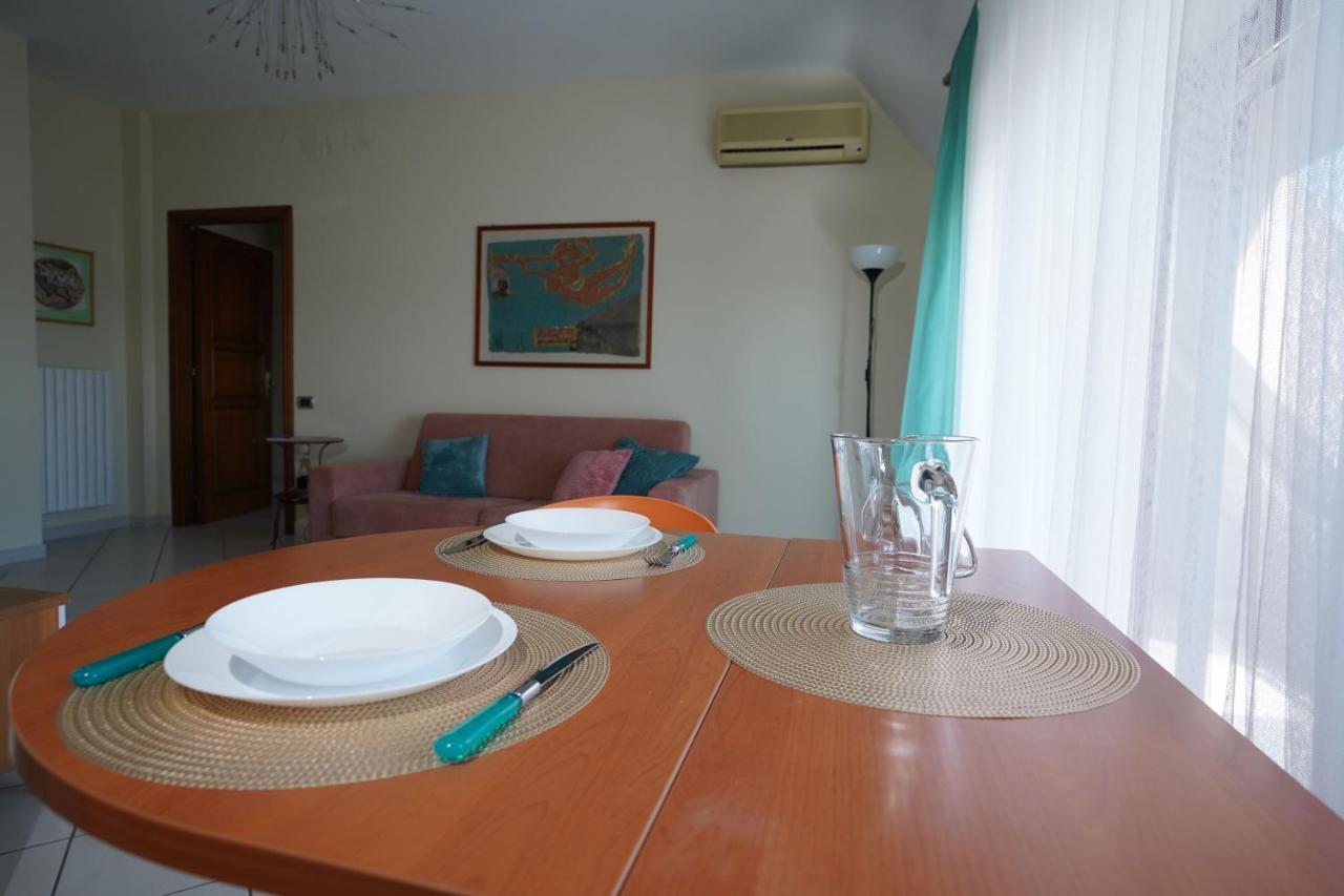 La Casa Di Azzurra Centro Citta Appartamento Fino A 4 Posti Letto E 2 Bagni ฟอจเจีย ภายนอก รูปภาพ