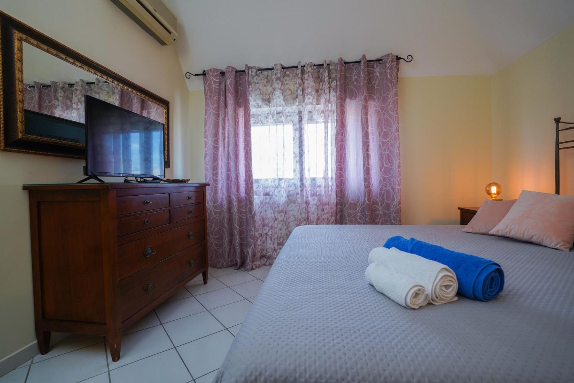 La Casa Di Azzurra Centro Citta Appartamento Fino A 4 Posti Letto E 2 Bagni ฟอจเจีย ภายนอก รูปภาพ