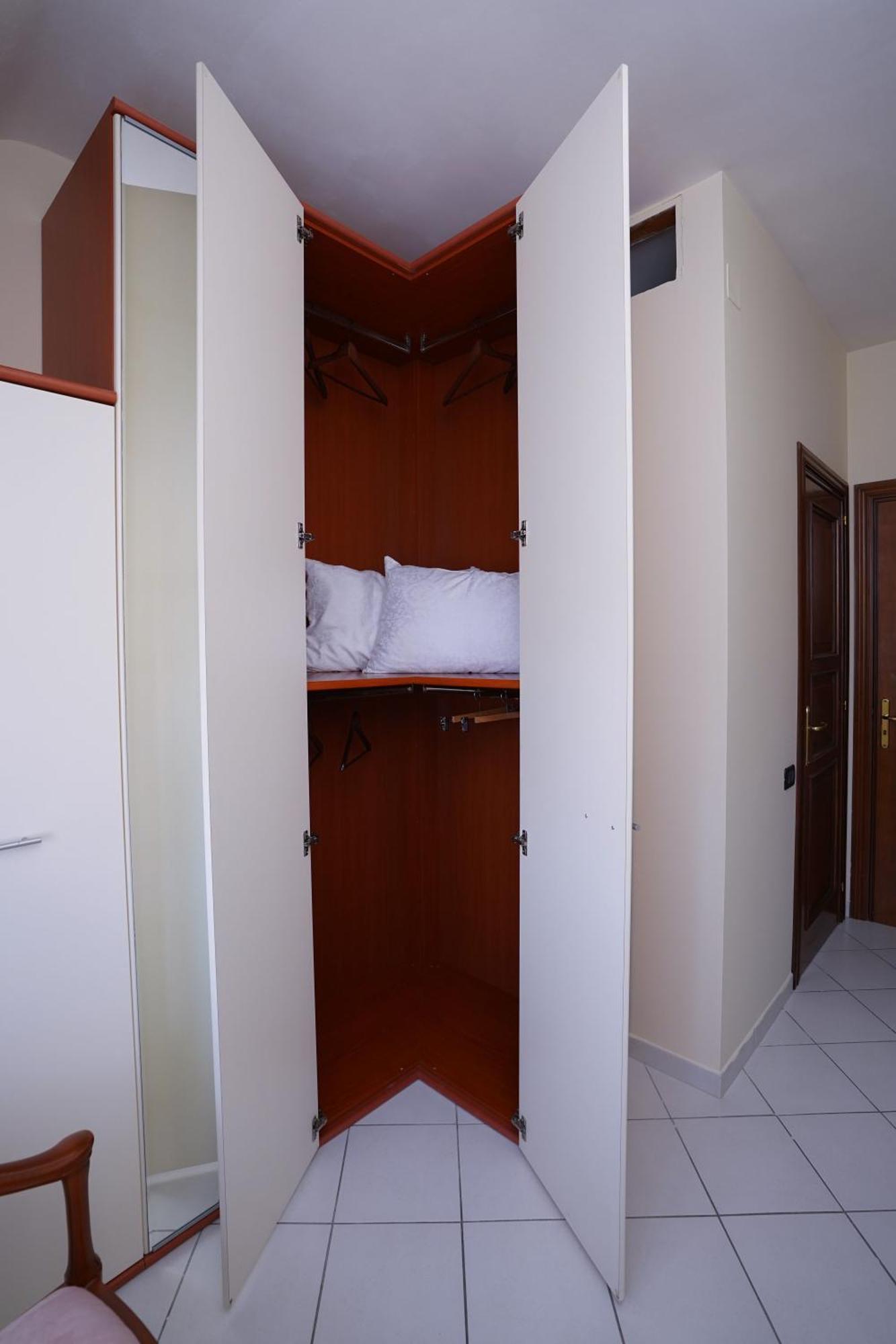 La Casa Di Azzurra Centro Citta Appartamento Fino A 4 Posti Letto E 2 Bagni ฟอจเจีย ภายนอก รูปภาพ