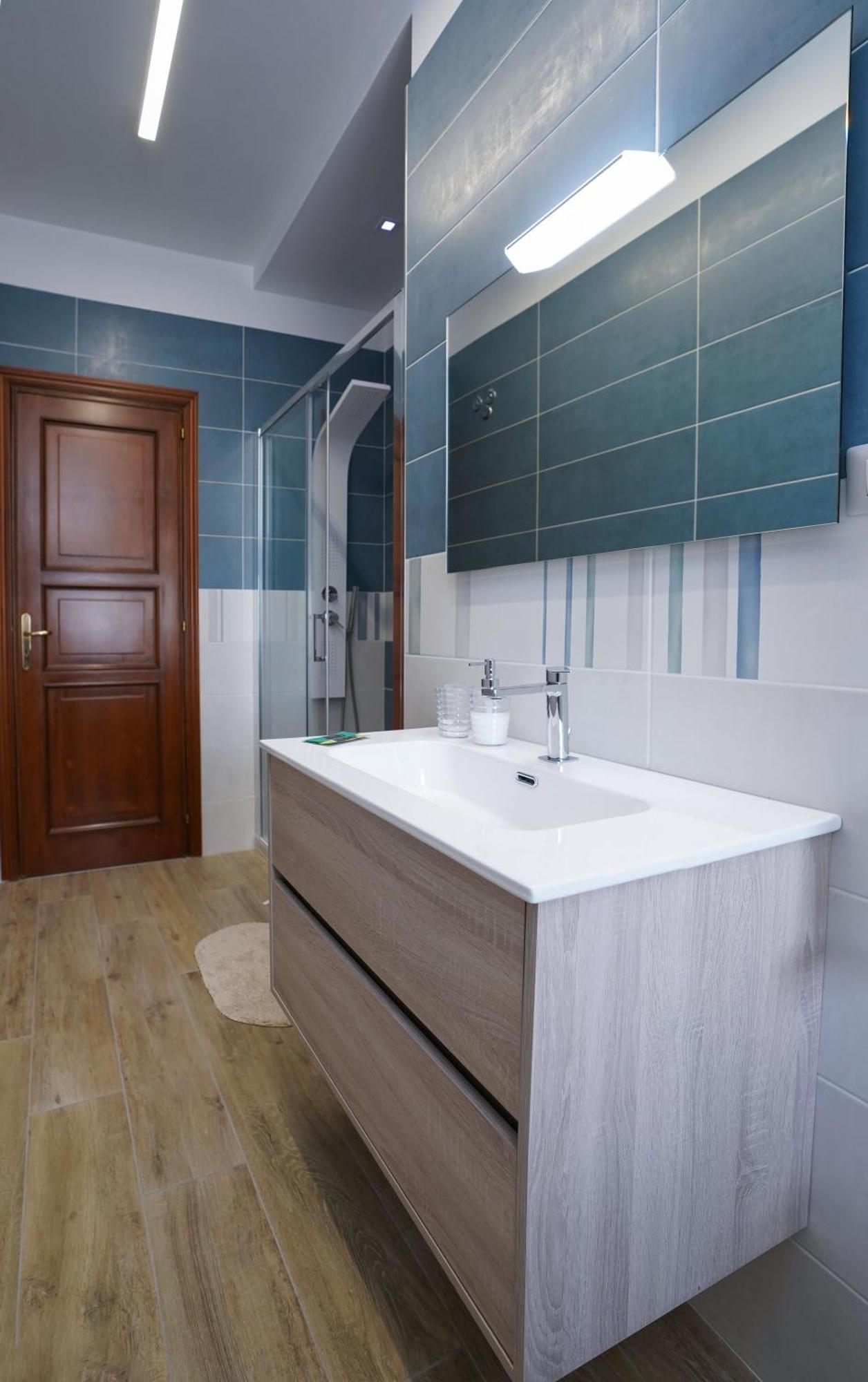 La Casa Di Azzurra Centro Citta Appartamento Fino A 4 Posti Letto E 2 Bagni ฟอจเจีย ภายนอก รูปภาพ